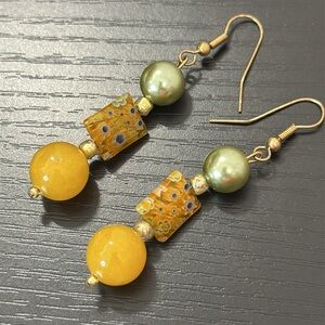 Floral Glass, Quartz & Acrylic Bead Vintage Earrings